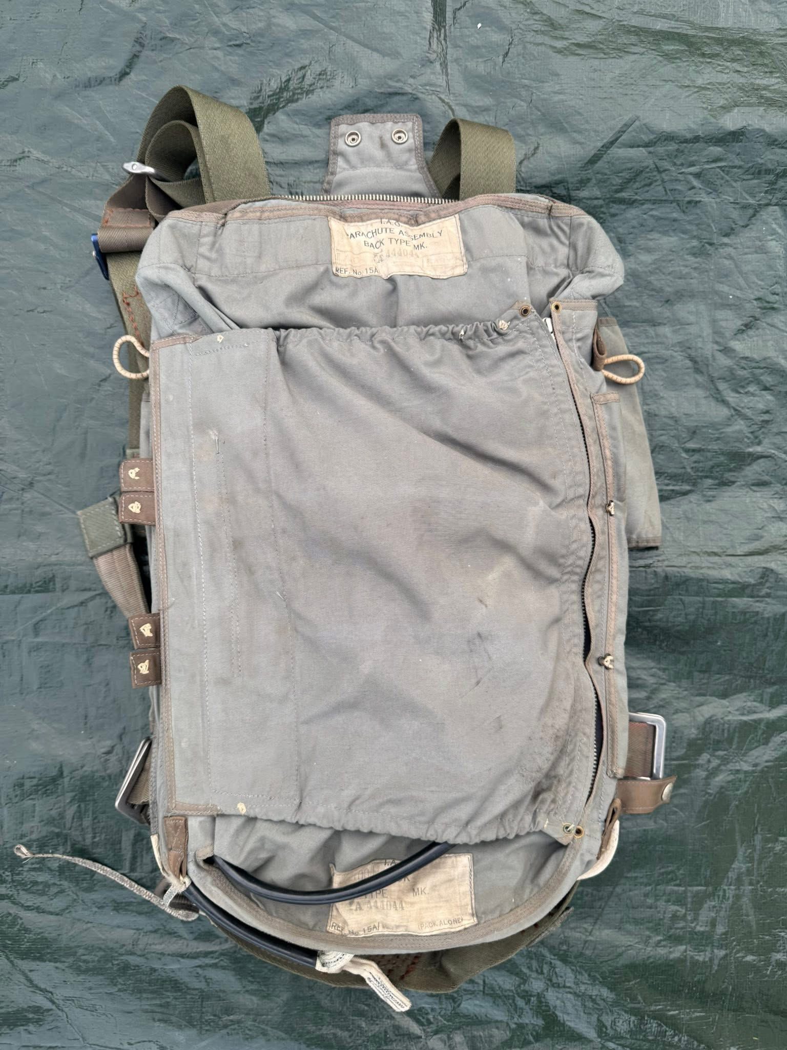 Aircrew Parachute Harness/Pack – Vulcan & Victor Crew Seats - Image 2