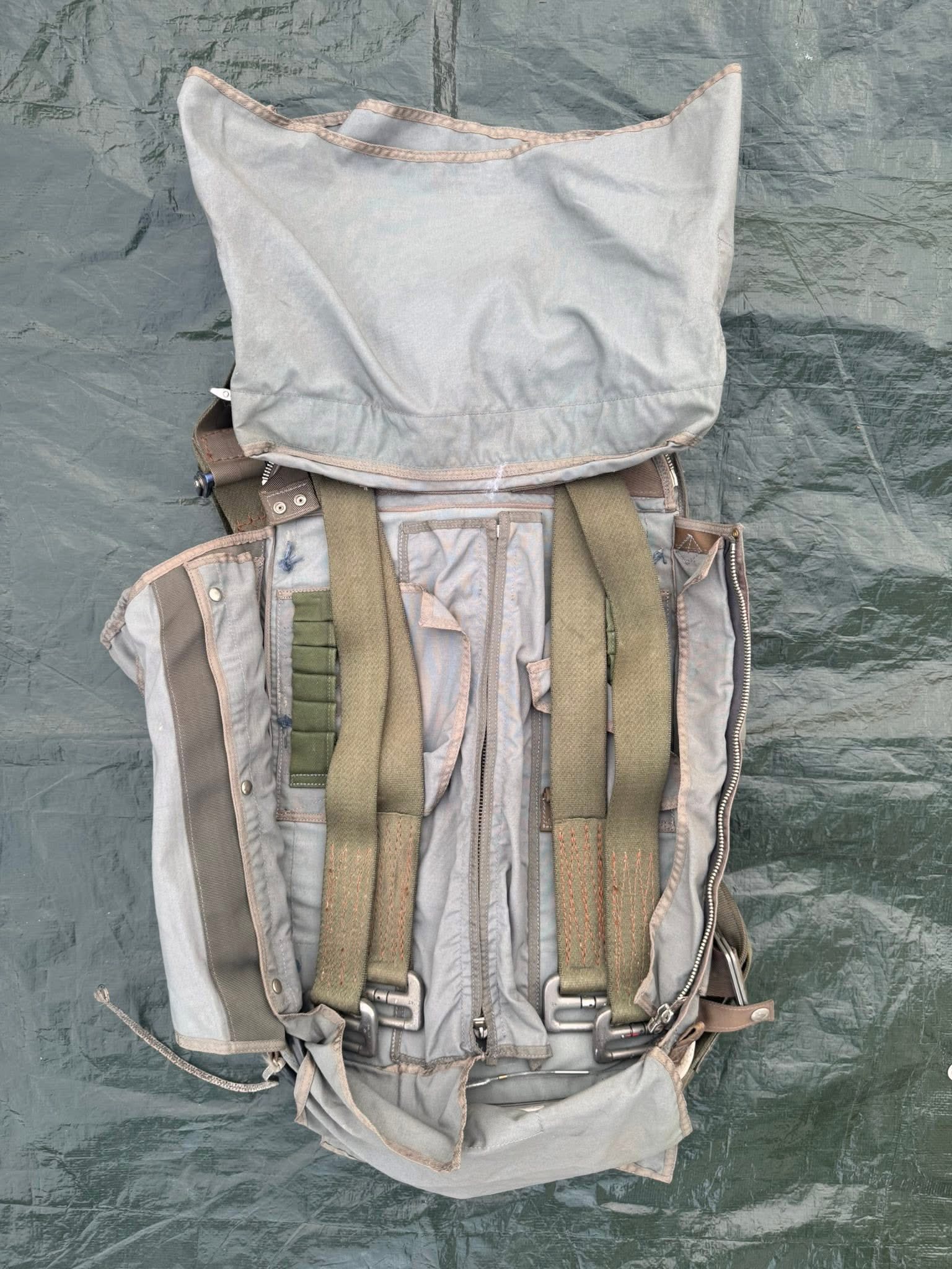 Aircrew Parachute Harness/Pack – Vulcan & Victor Crew Seats - Image 3