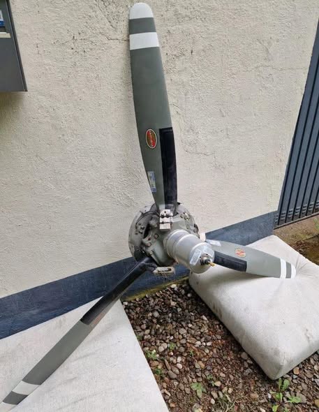 Hartzell PHC-C3YF-2LKUF LH 3-Blade Propeller