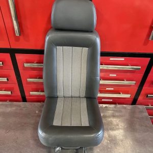 Cessna 177RG Cardinal RG Owner’s Manual / Pilot Seat – Removed from 1975 Cessna 177RG